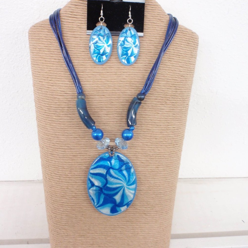 6 STRANDS BLUE OVAL FLOWER PENDANT NECKLACE SET